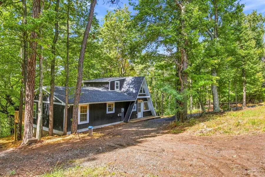 404 N Maple Rd, Mount Jackson, VA 22842 - #2