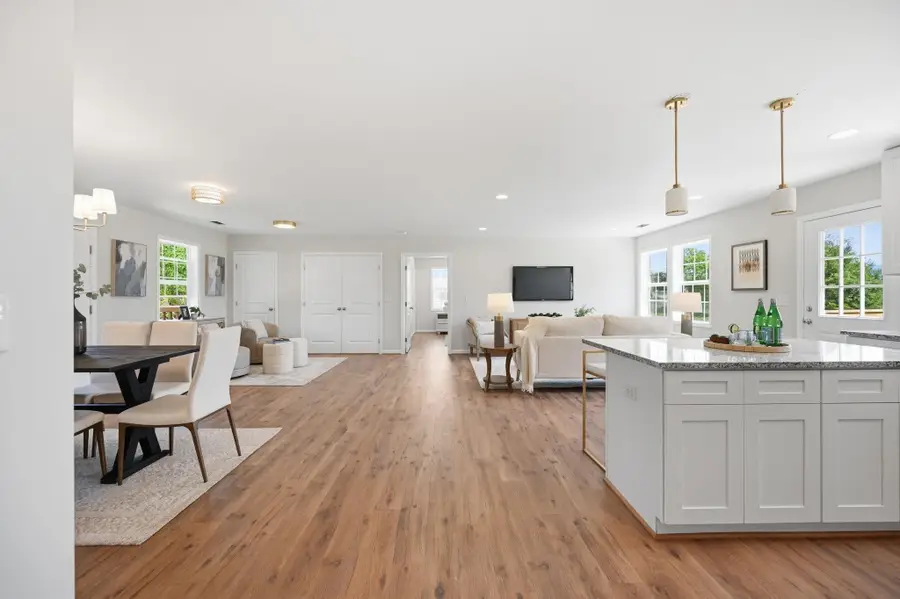 130 Wesley Chapel Dr, Edinburg, VA 22824 - #2