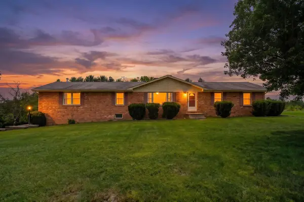 71 Hermitage Rd, Staunton, VA 24401