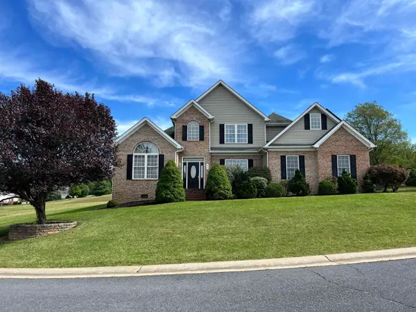 86 Meadow Glen Dr, Staunton, VA 24401