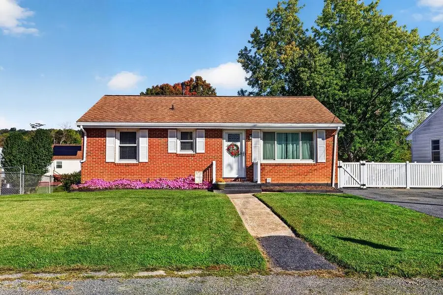 2405 Park Hill Rd, Staunton, VA 24401 - #2