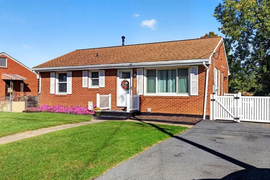 2405 Park Hill Rd, Staunton, VA 24401 - #3