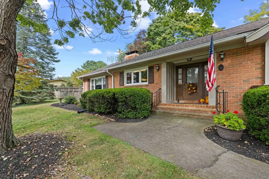1028 Ridgemont Dr, Staunton, VA 24401 - #2