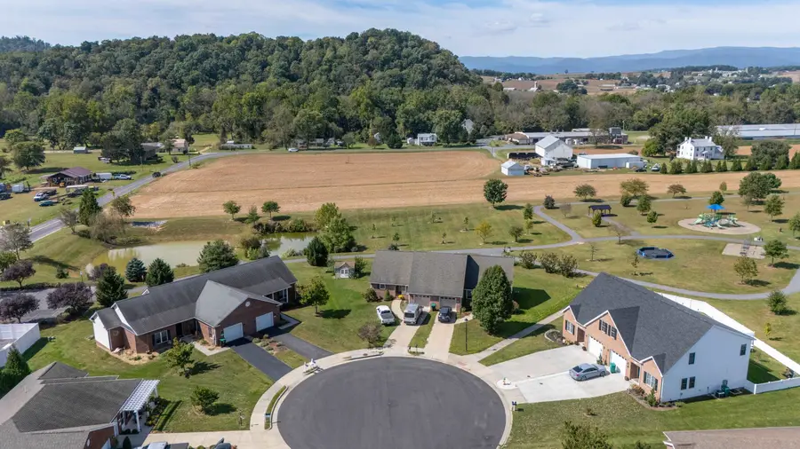 123 Hollen Mill Ct, Bridgewater, VA 22812 - #2