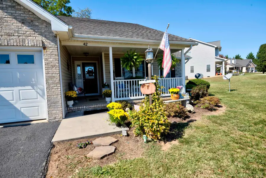 42 Meriwether Cir, Stuarts Draft, VA 24477 - #2
