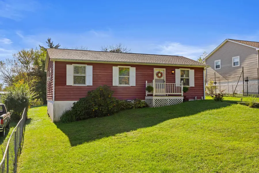 34 Augusta St, Verona, VA 24482 - #2