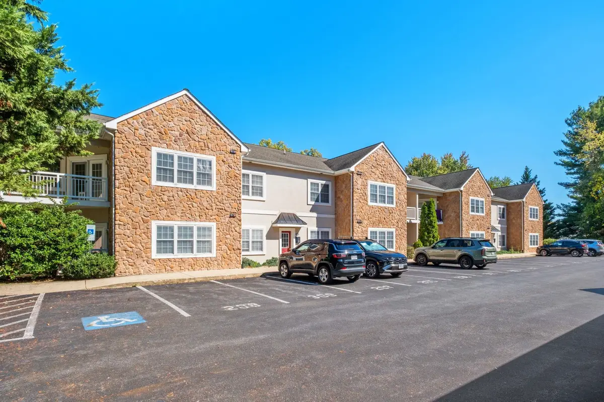 1410 N Coalter St, Staunton, VA 24401 - #1
