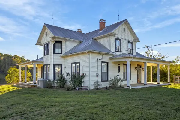 374 Finley Rd, Raphine, VA 24472