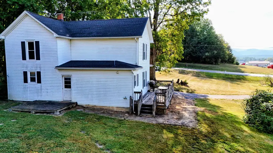 531 Oakland Cir, Raphine, VA 24472 - #2