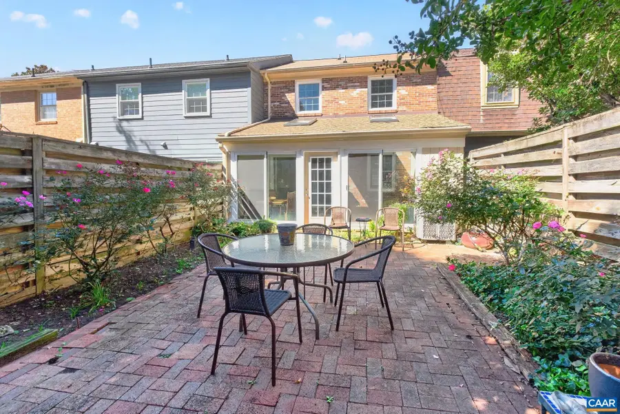 36 Georgetown Green, Charlottesville, VA 22901 - #2