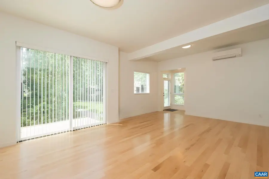 1130 E High St, Charlottesville, VA 22902 - #3