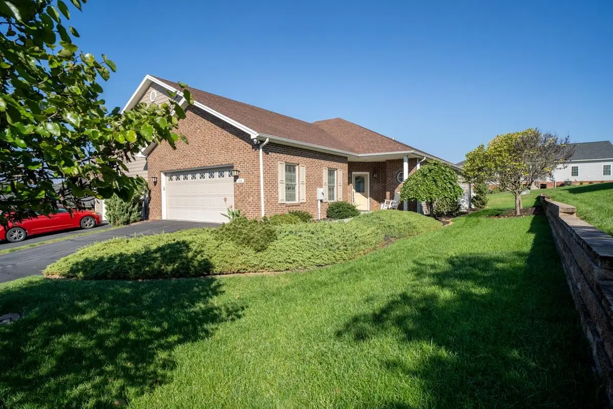 104 Hollen Mill Ct, Bridgewater, VA 22812 - #1