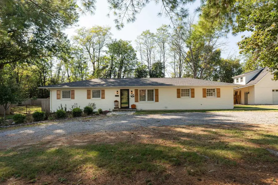 1405 Barterbrook Rd, Staunton, VA 24401 - #2