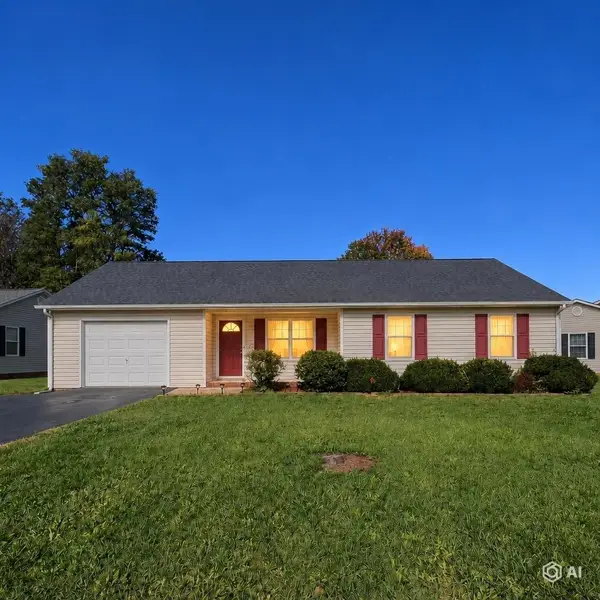 141 Iris Dr, Waynesboro, VA 22980