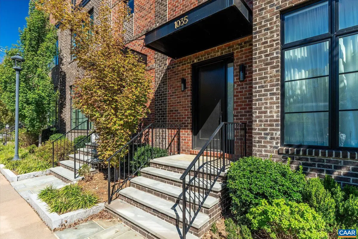 1035 E Water St, Charlottesville, VA 22902 - #1