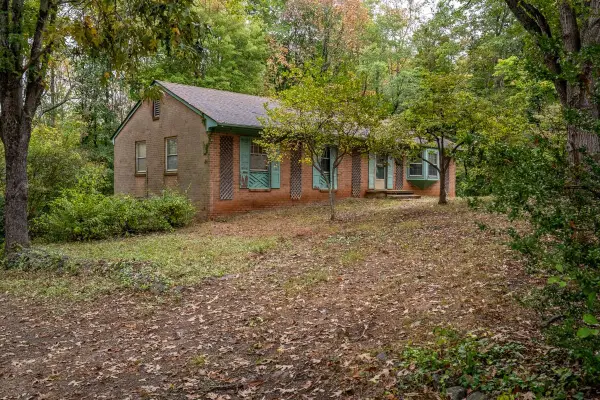 1544 Overlook Dr, Charlottesville, VA 22903