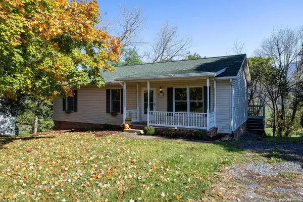 5908 W Donnagail Dr, Penn Laird, VA 22846