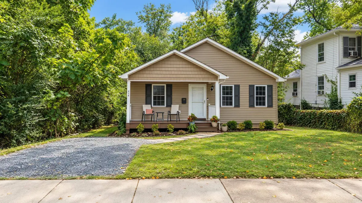 414 Sunnyside St, Staunton, VA 24401 - #1