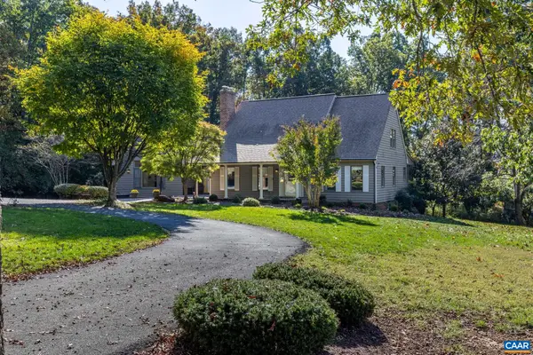 686 E F St, Elkton, VA 22827