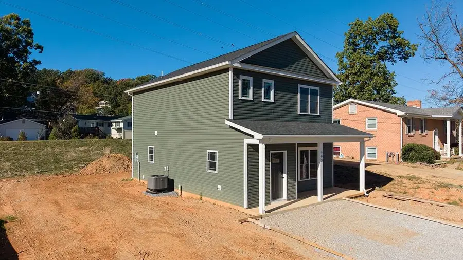 903 Fisher Cir, Staunton, VA 24401 - #3