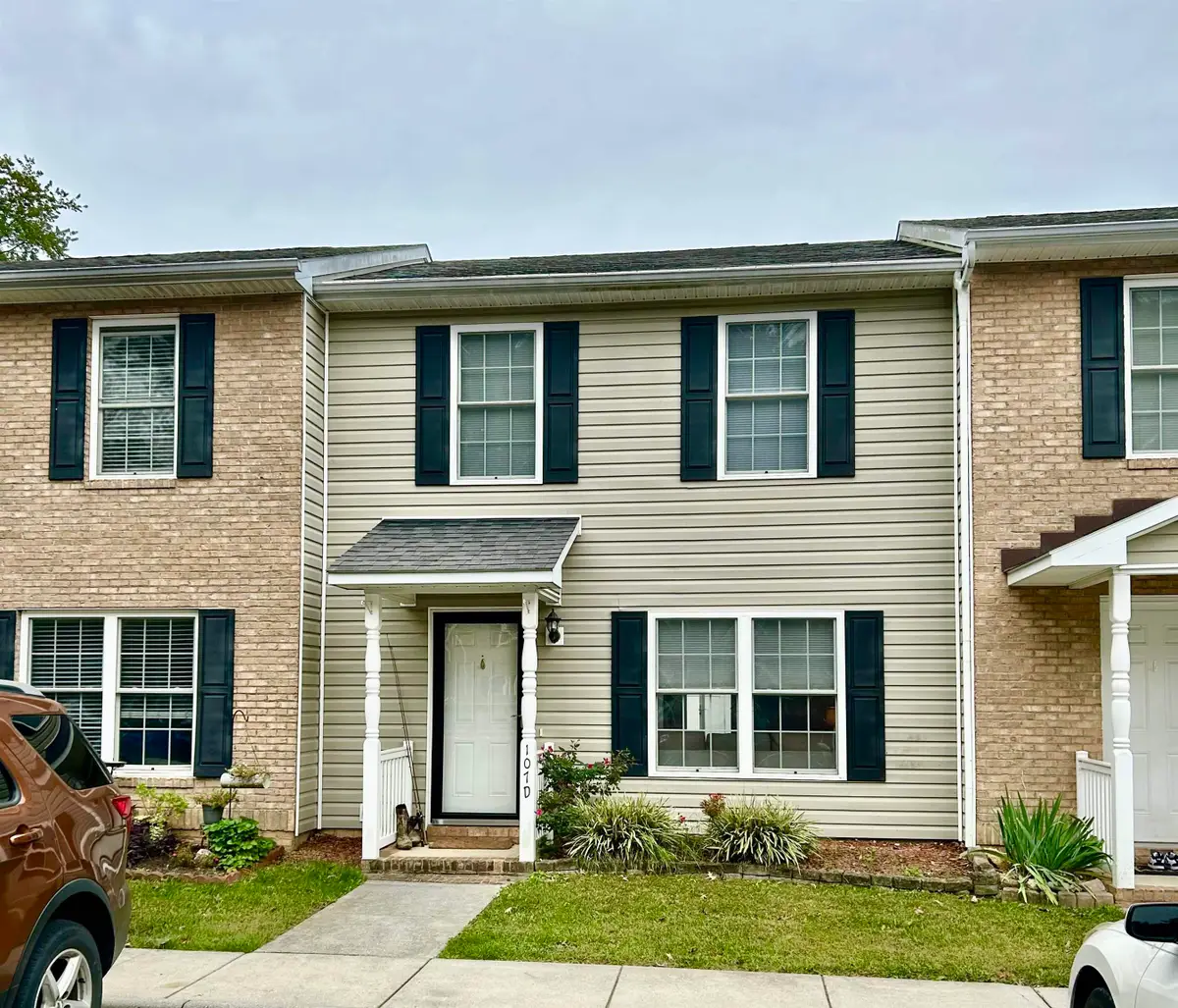 107 13th St, Grottoes, VA 24441 - #1