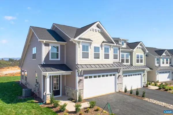 100 Sunbird Ln, Waynesboro, VA 22980