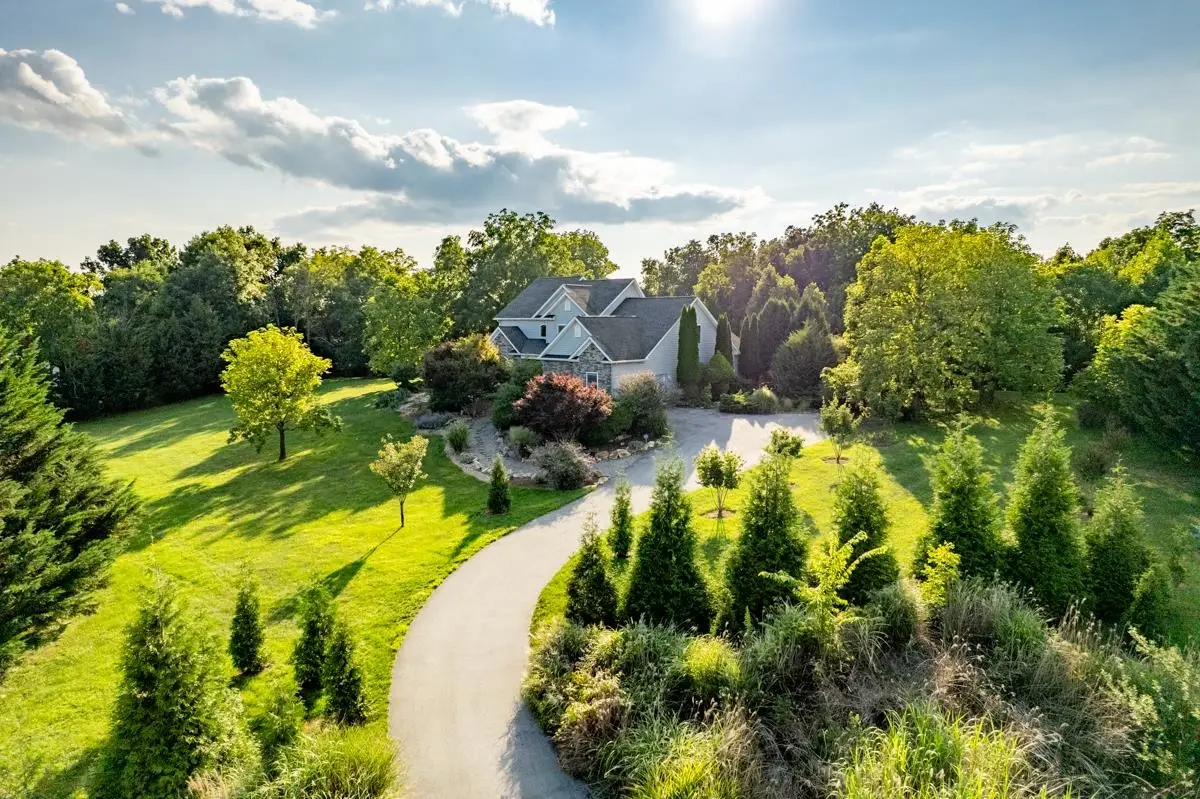 190 Ridgemore Dr, Raphine, VA 24472 - #1