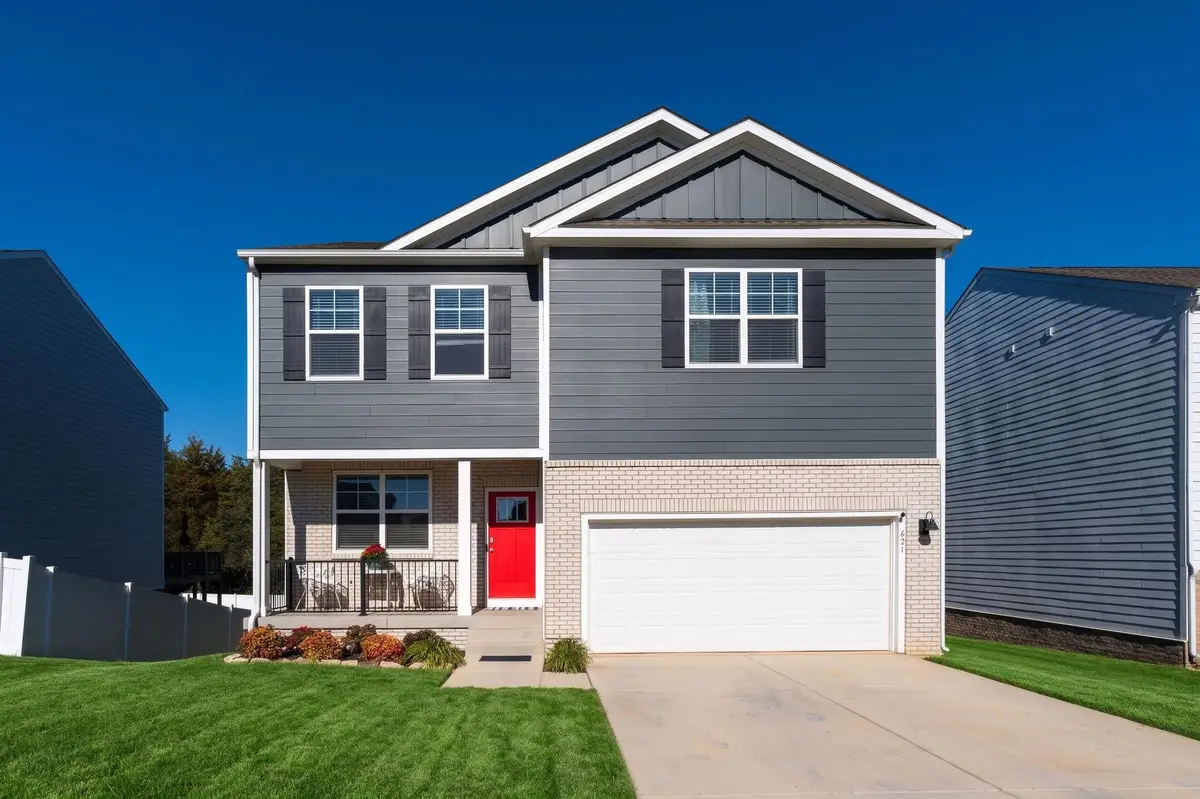421 Stonewall Jackson Blvd, Staunton, VA 24401 - #1
