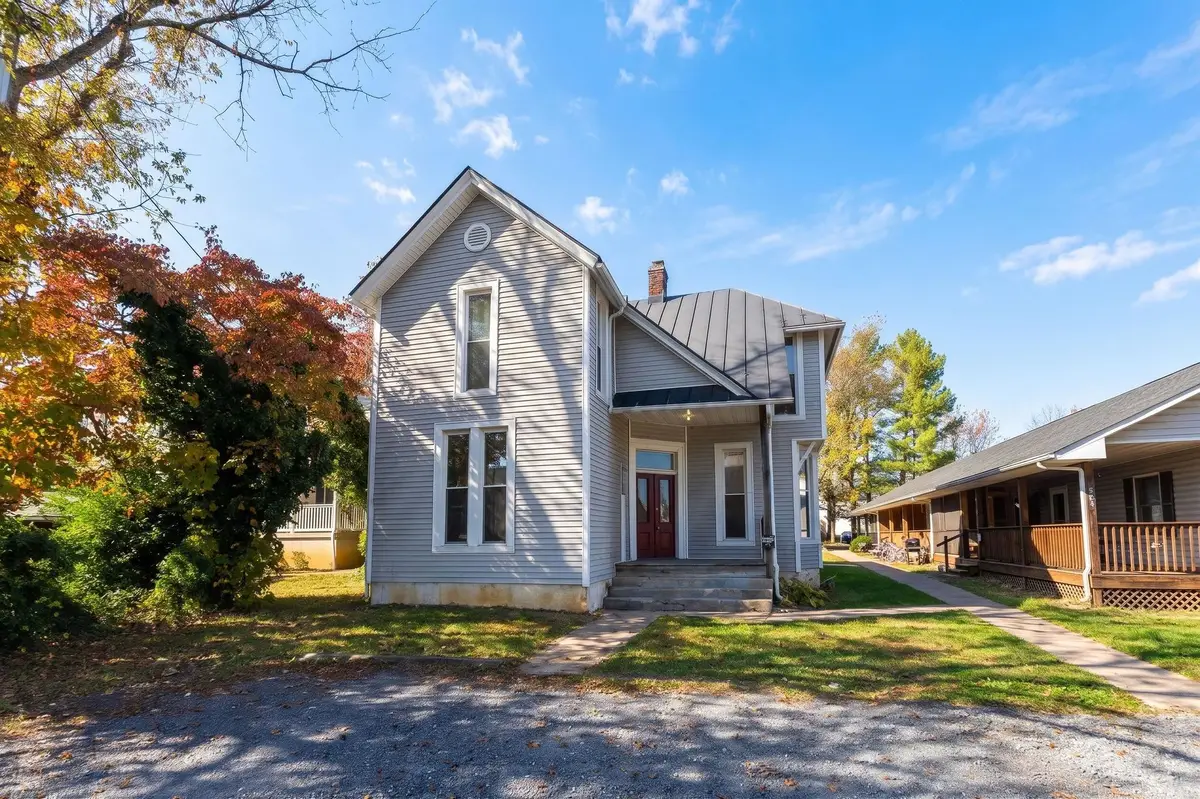 409 S Linden Ave, Waynesboro, VA 22980 - #1
