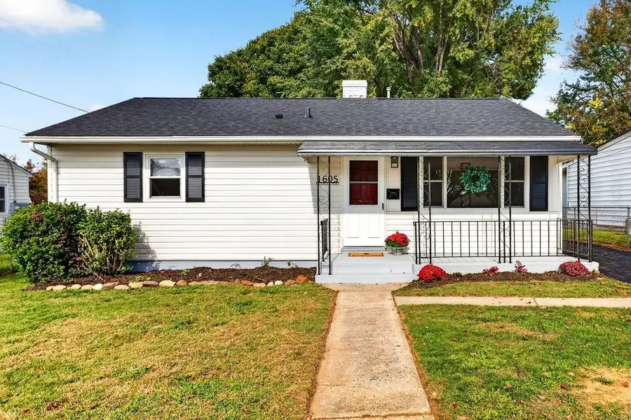 1605 Monroe St, Waynesboro, VA 22980 - #2