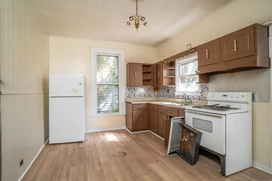 73 Alleghany St, Clifton Forge, VA 24422 - #2