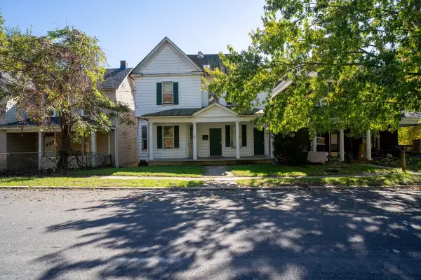 77 Alleghany St, Clifton Forge, VA 24422