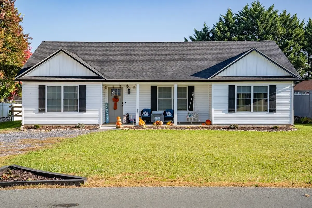 64 Lofton Dr, Weyers Cave, VA 24486 - #1