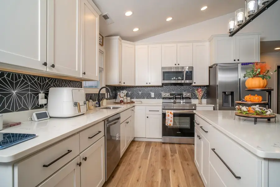 64 Lofton Dr, Weyers Cave, VA 24486 - #3