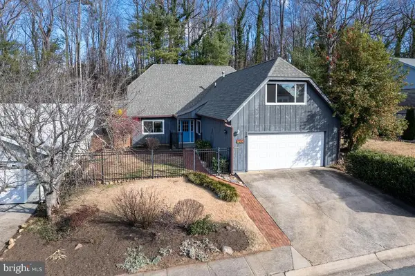 1533 Lake Forest Dr, Charlottesville, VA 22901