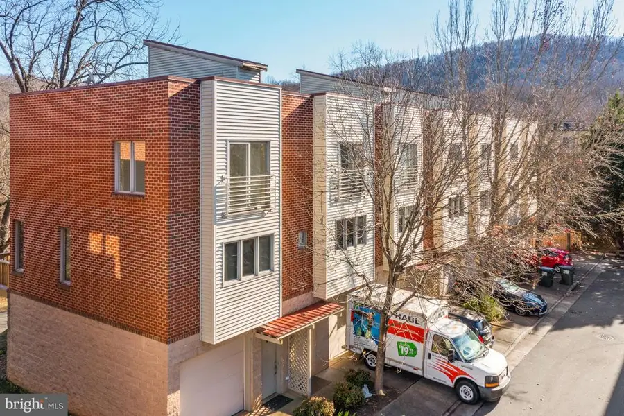 1013 Linden Ave, Charlottesville, VA 22902 - Image #2