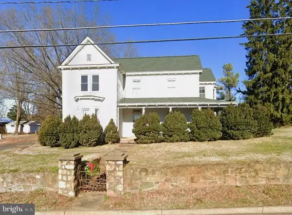 273 Waterloo St, Warrenton, VA 