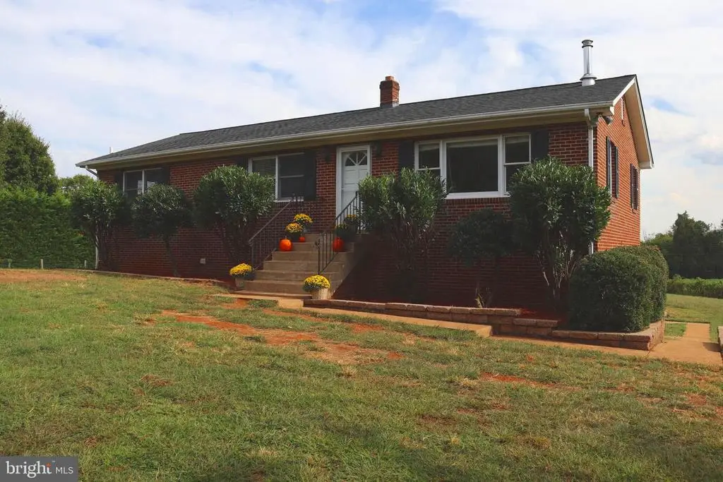 5621 Old Auburn Rd, Warrenton, VA  - #1