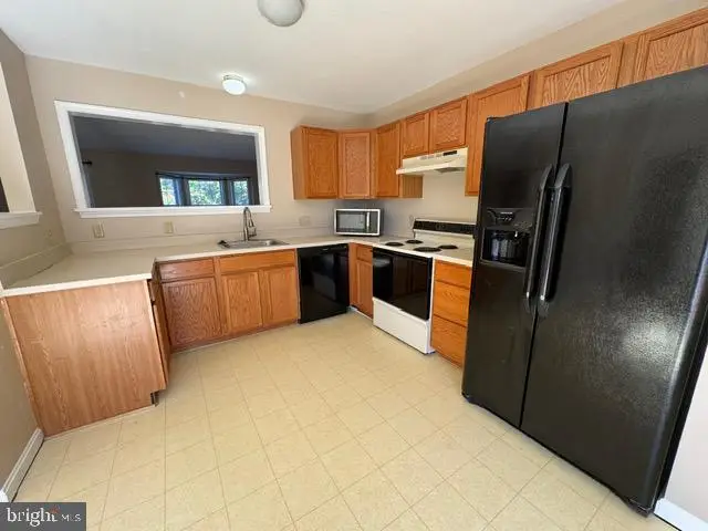 541 Highland Towne Ln, Warrenton, VA 20186 - Image #2