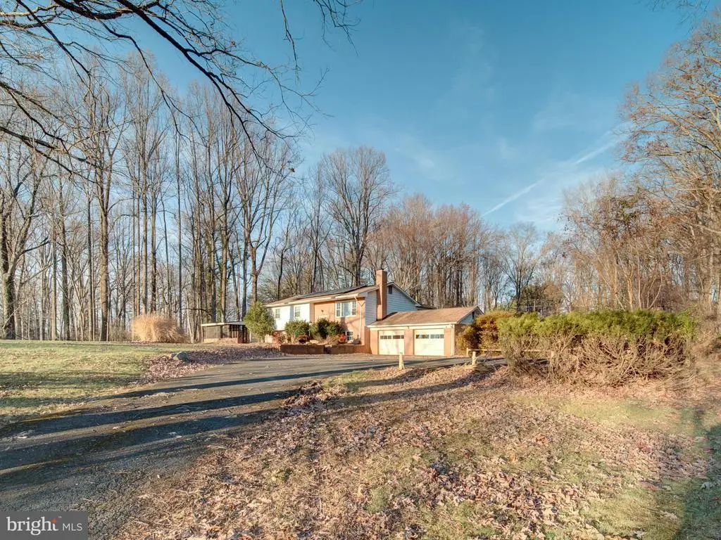 9315 Lees Ridge Rd, Warrenton, VA 20186 - Image #1