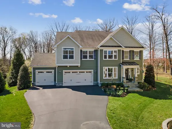 7148 Lake Dr, Warrenton, VA 