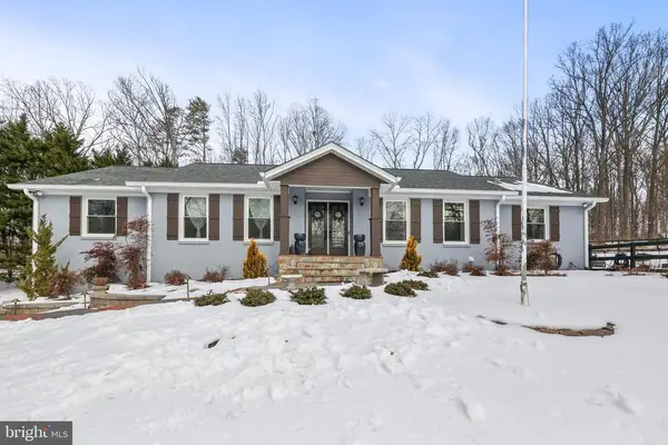 7326 Stuart Cir, Warrenton, VA 