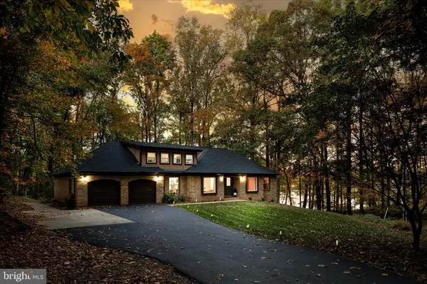 4386 Lakewood Dr, Warrenton, VA 