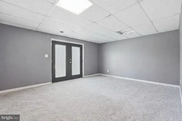 10292 Cliff Mills Rd, Marshall, VA 