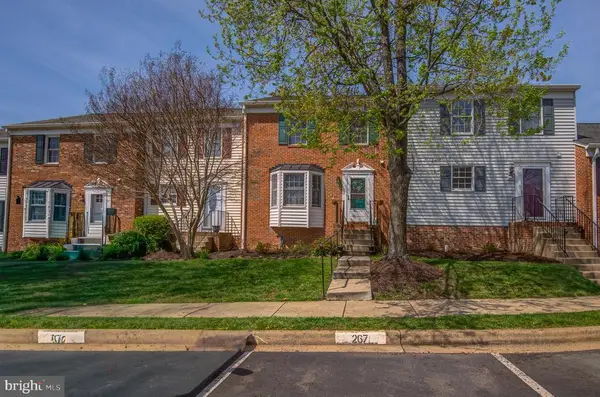 267 Fairfield Dr, Warrenton, VA 20186