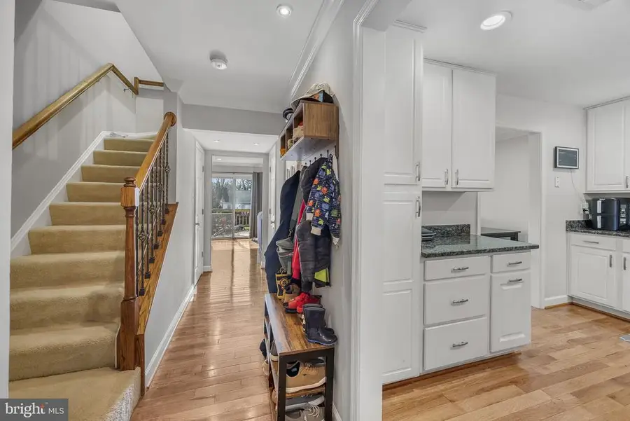 202 Leeds Ct E, Warrenton, VA 20186 - #2