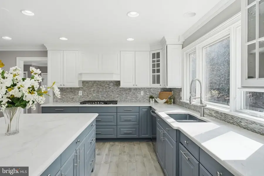 114 Erin Dr, Warrenton, VA 20186 - #2