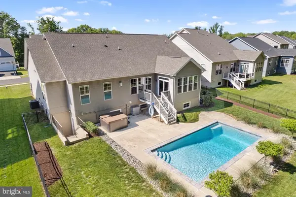 4853 Point Rd, Warrenton, VA 20187