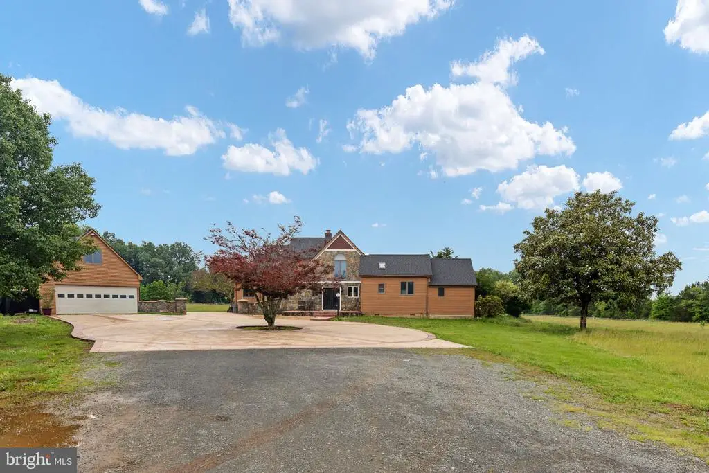 6119 Beach Rd, Midland, VA 22728 - #1