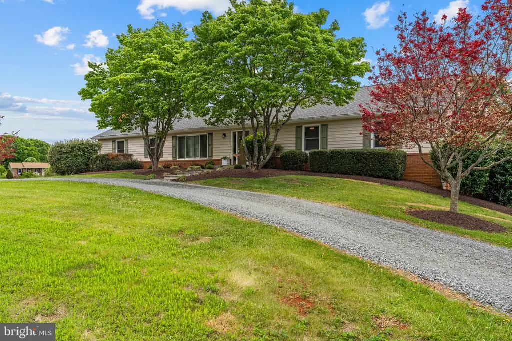 7933 Cooks Ct, Warrenton, VA 20186 - #1